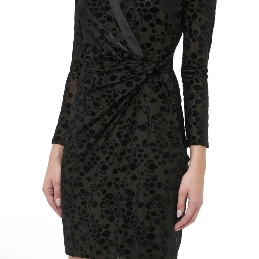 Tommy Hilfiger Women's Sheath Knit Long Sleeve Surplus Neckline Dress Sz 12 - Picture 2 of 10